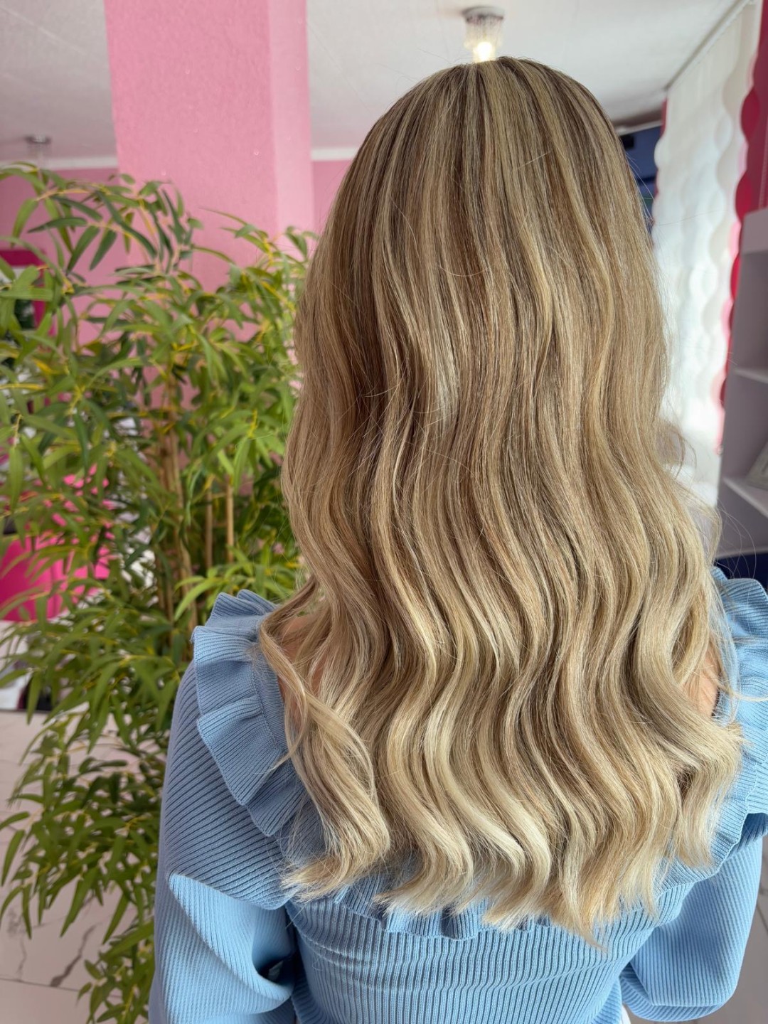 Površinski pramenovi + bojanje izrasta + fen frizura - duga kosa - Beauty Studio Amina, Zagreb Bojanje kose Frizerski saloni Bojanje kose, Zagreb, Gornja Dubrava