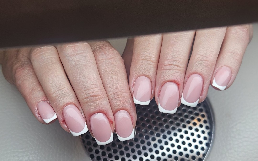 Luna Beauty studio #zagreb Manikura Nadopuna gelom+french