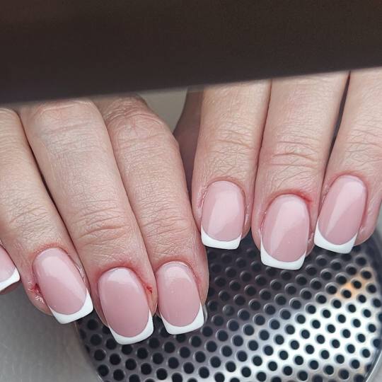 Luna Beauty studio #zagreb Manikura Nadopuna gelom+french