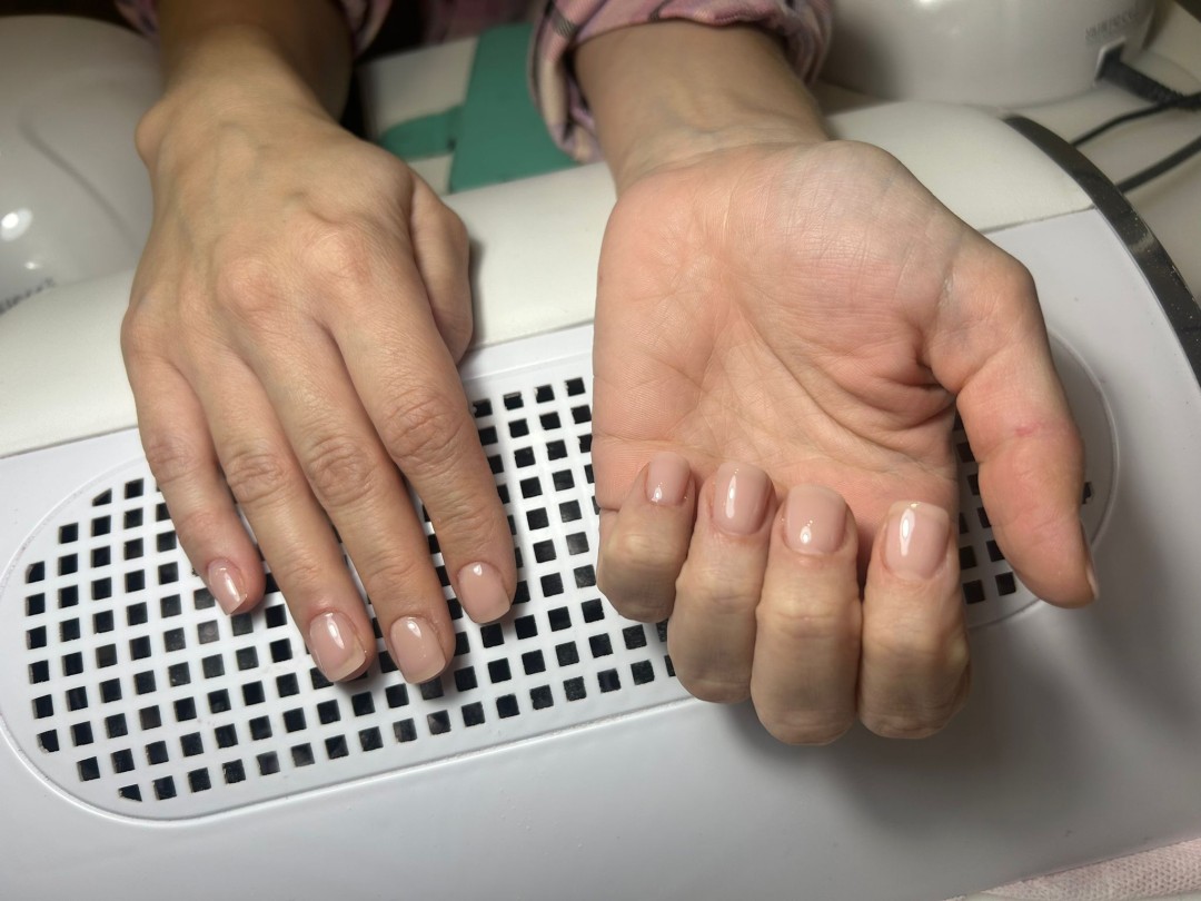 Manikura + trajni lak - Glow Differently, Zagreb Manikura Nokti Manikura, Zagreb, Donji grad - Centar