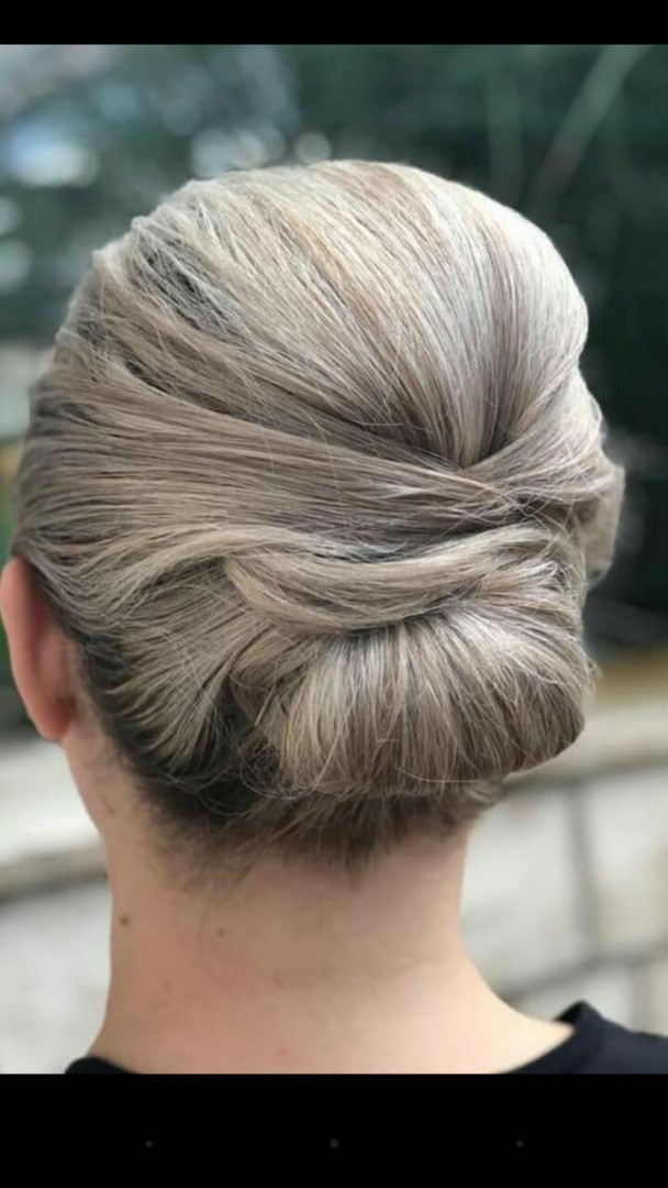 Rio #zagreb Svečane i frizure za svadbu Frizura za maturantice