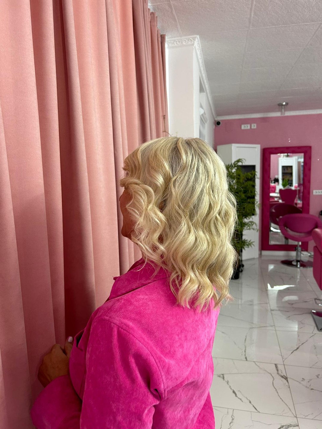 - Beauty Studio Amina, Zagreb Feniranje i stiliziranje Frizerski saloni Feniranje i stiliziranje, Zagreb, Gornja Dubrava