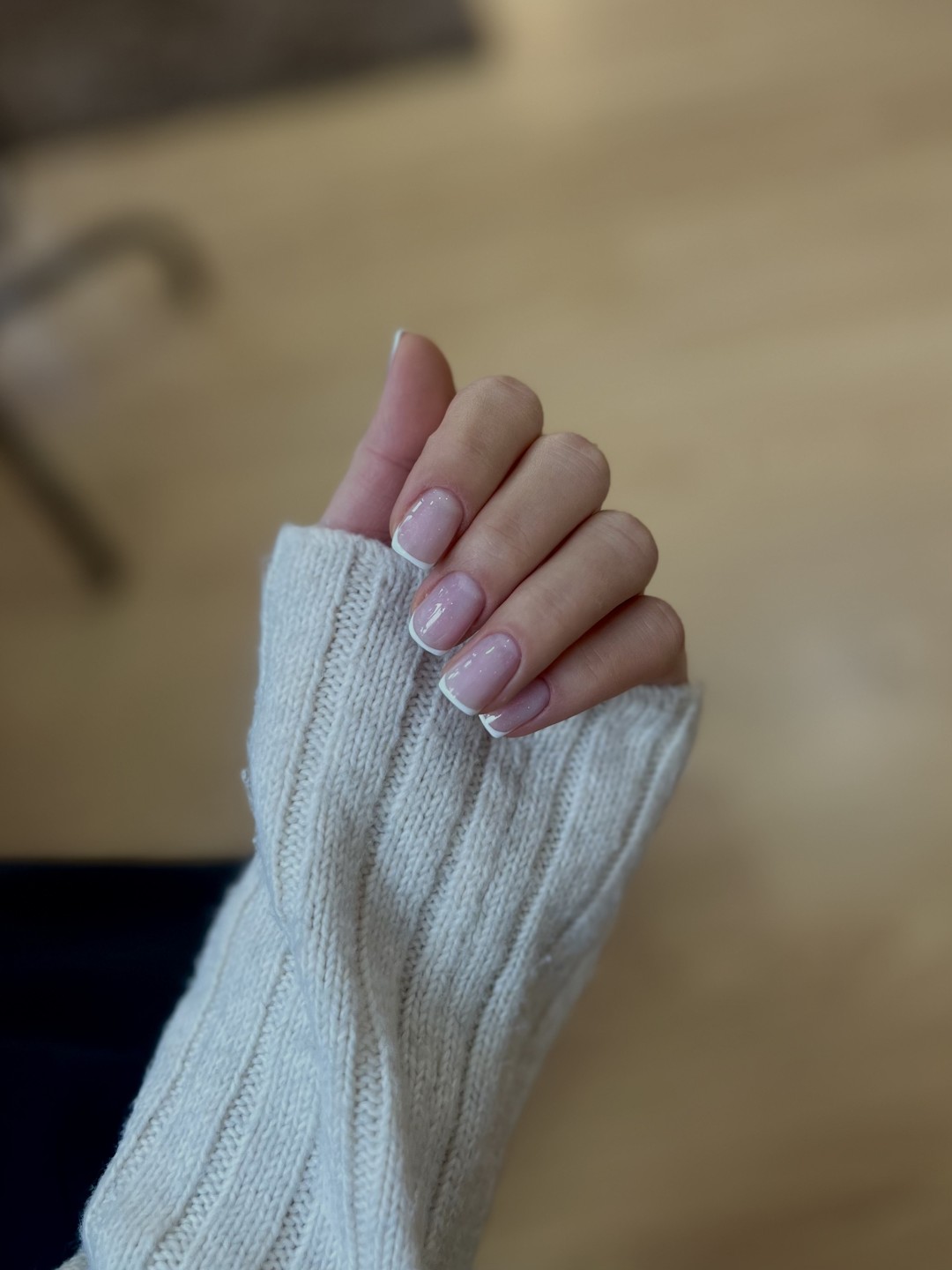 Mia’s Beautique #zagreb Manikura Gradivni trajni lak - ruke