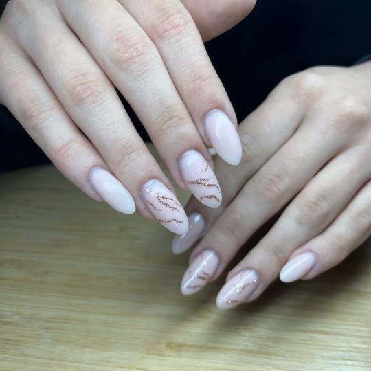 Minie #zapresic Korekcija noktiju Korekcija / nadopuna noktiju