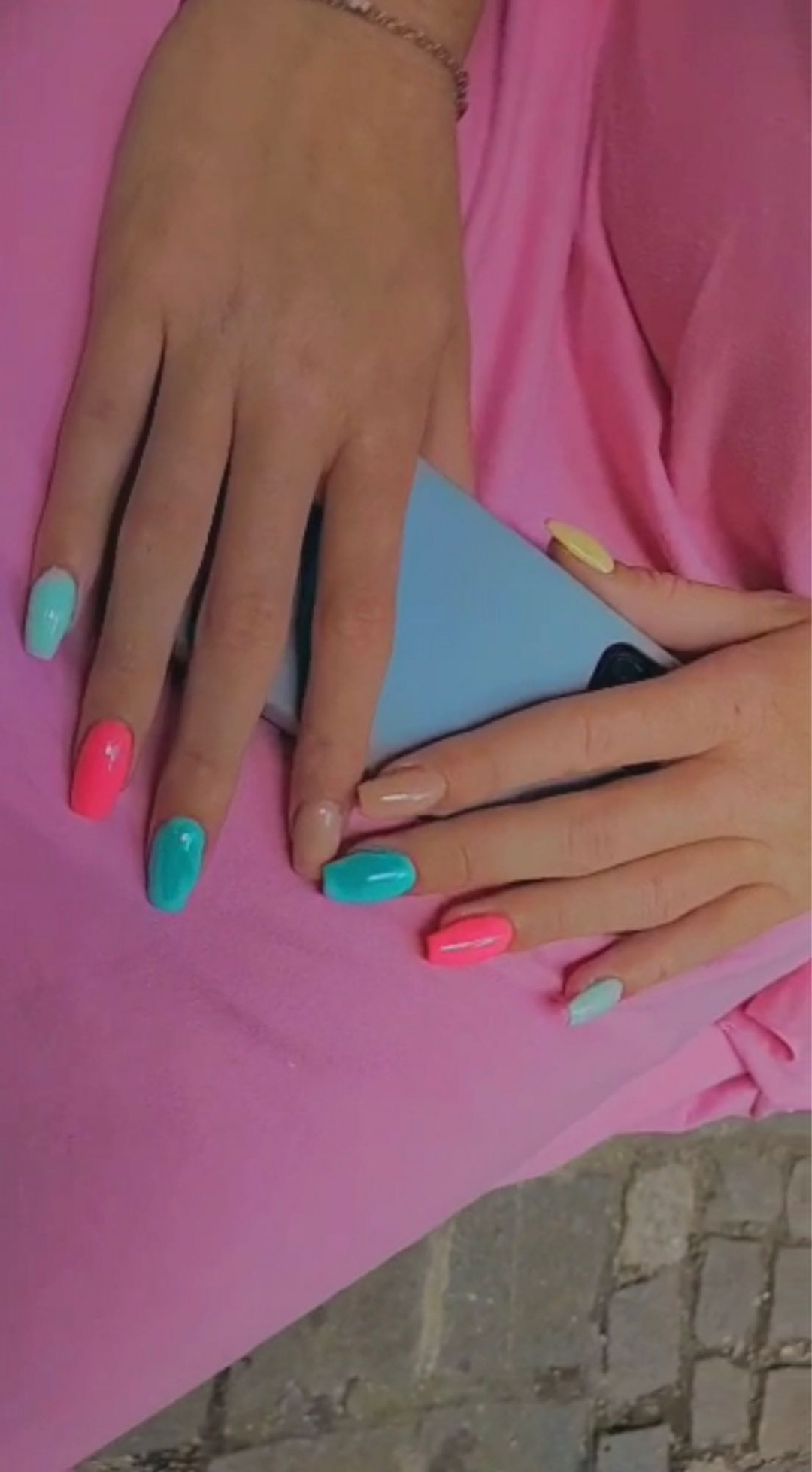 Vision of You 2.0 #zagreb Izlivanje noktiju Njega nogu: lakiranje noktiju s estetskom manikurom