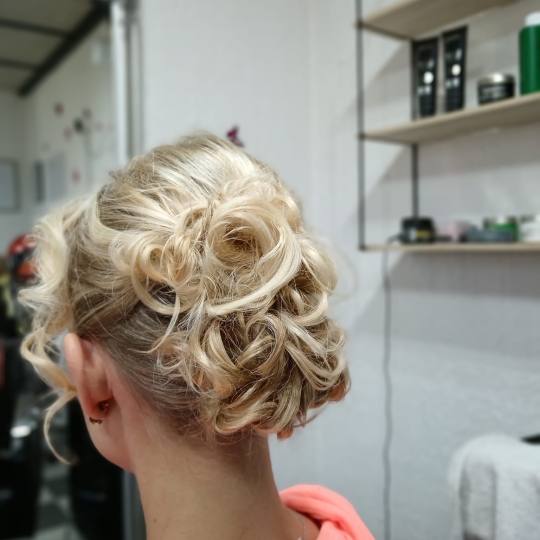 Studio Lara #velika-gorica Svečane i frizure za svadbu Punđa - poluduga kosa