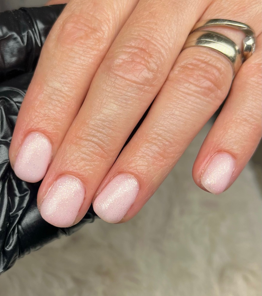 Mia’s Beautique #zagreb Manikura Gradivni trajni lak - ruke