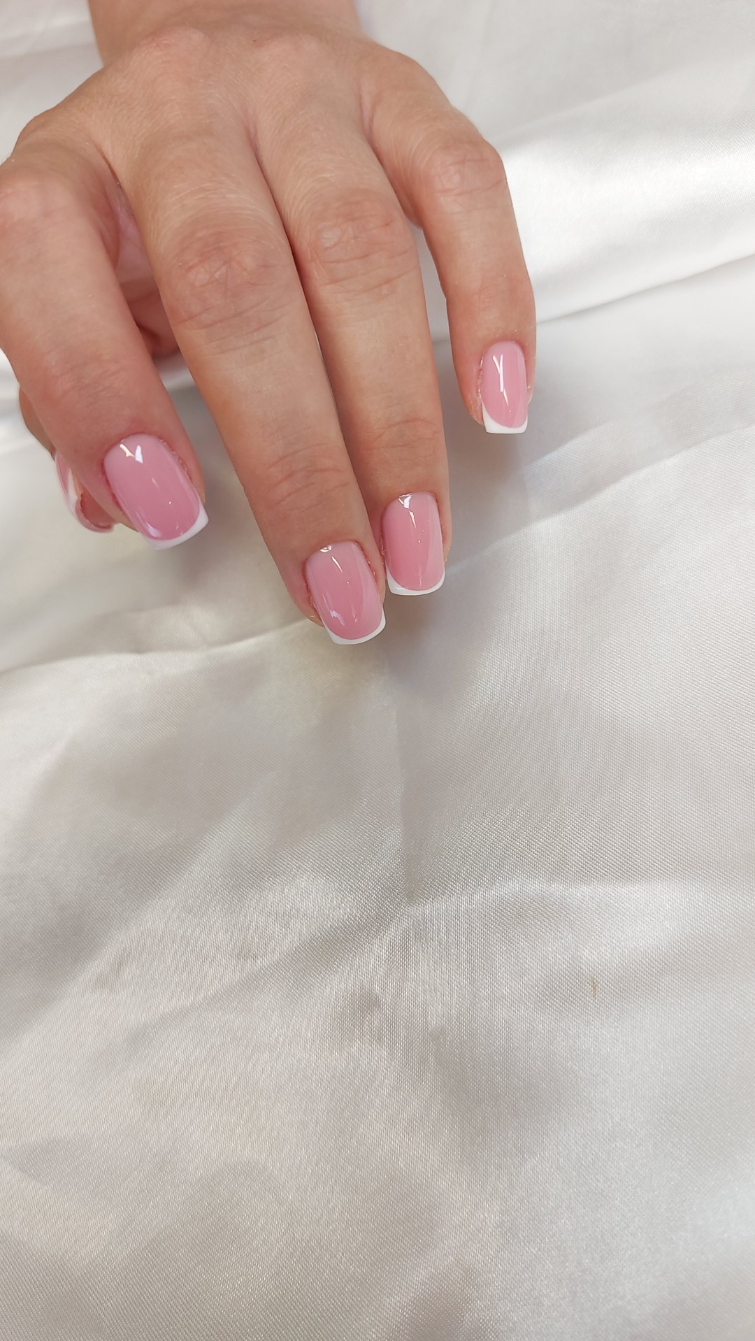 Estetska/ruska manikura + trajni lak S - JOY Beauty Touch, Zagreb Manikura Nokti Manikura, Zagreb, Trešnjevka – jug