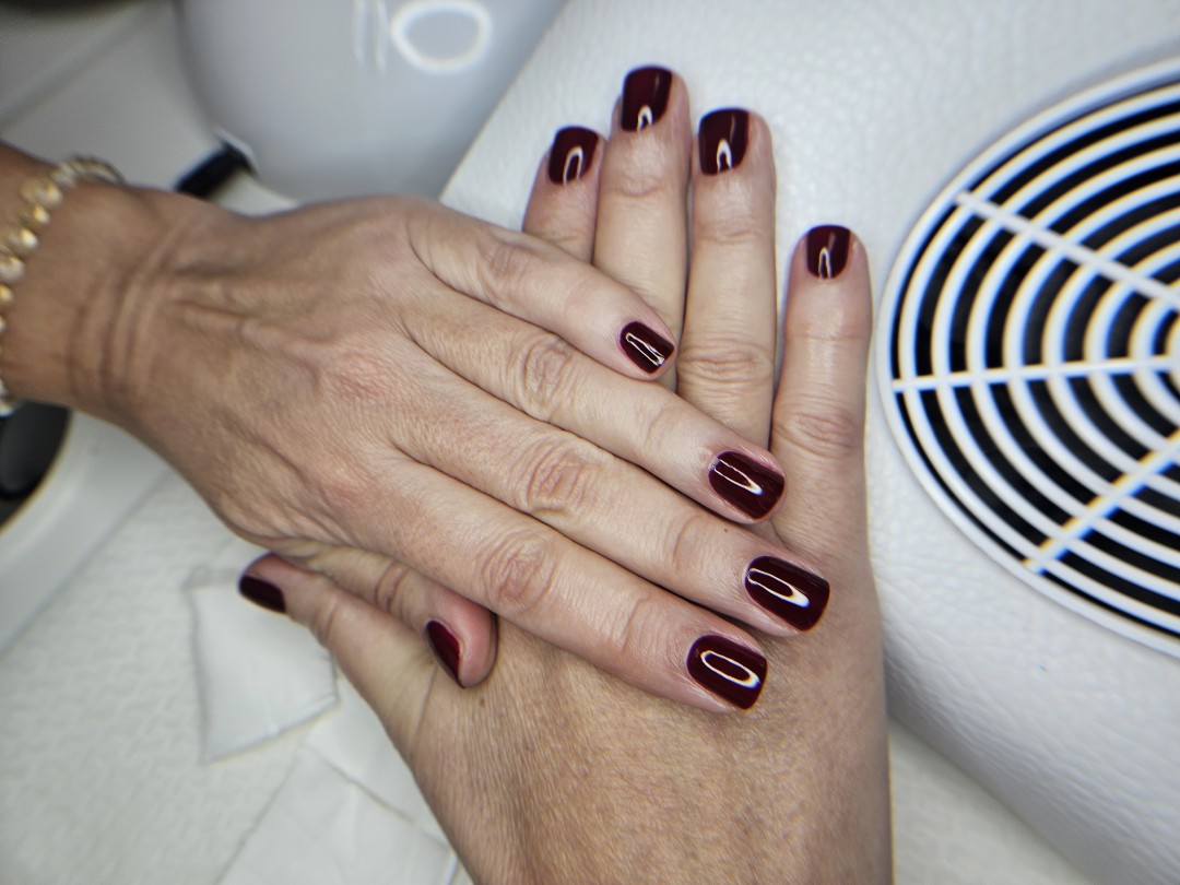 Anahata Beauty & Balance studio #zagreb Manikura Manikura + lakiranje noktiju