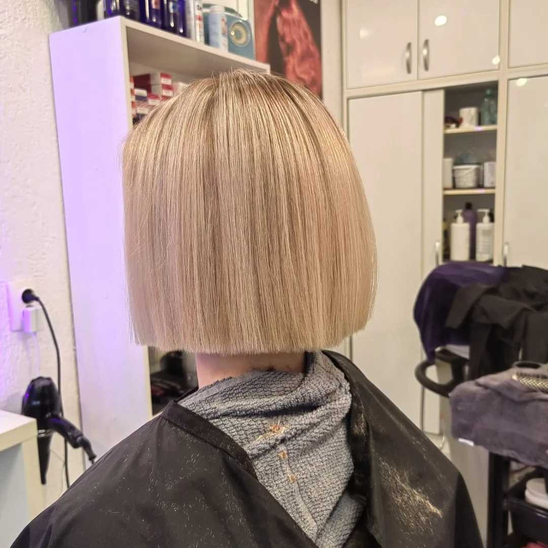 Pramenovi na foliju + fen frizura - poluduga kosa - Wikleraj & Frajeraj, Zagreb Pramenovi Frizerski saloni Pramenovi, Zagreb, Trešnjevka – jug