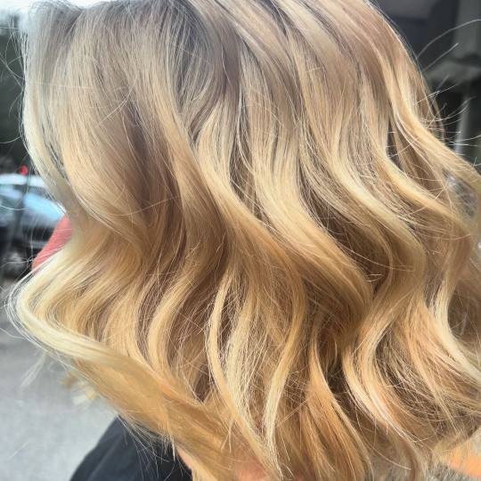 Wikleraj & Frajeraj #zagreb Uvijanje, kovrče i valovi Kovrčanje kose sušilom za kosu - poluduga k