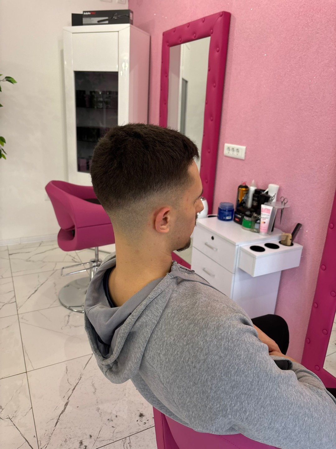 Beauty Studio Amina #zagreb Muško šišanje Muško šišanje - klasično