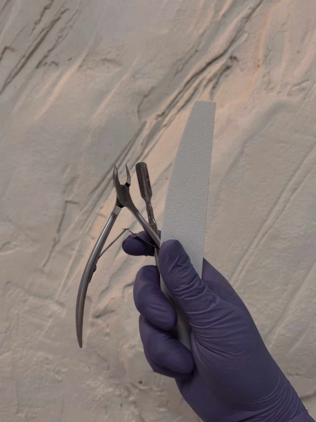 Me time - Beauty & More #zagreb Manikura Manikura + trajni lak (gradivni)