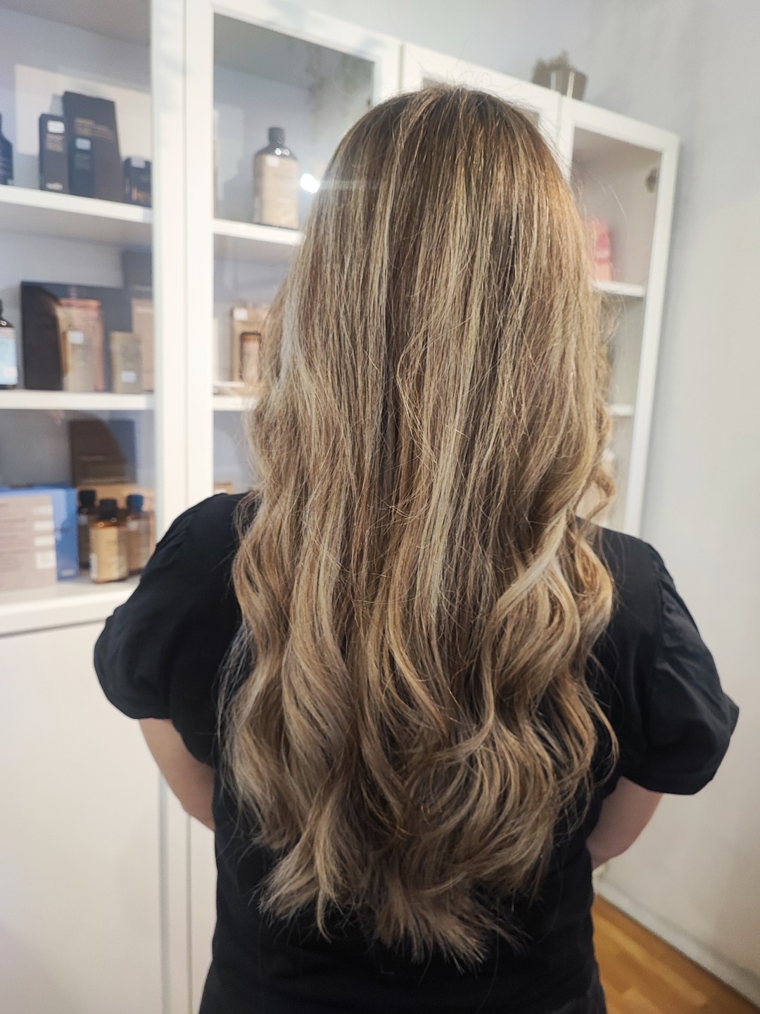 Glow Differently #zagreb Bojanje kose Bojanje izrasta + pramenovi - ekstra duga kosa