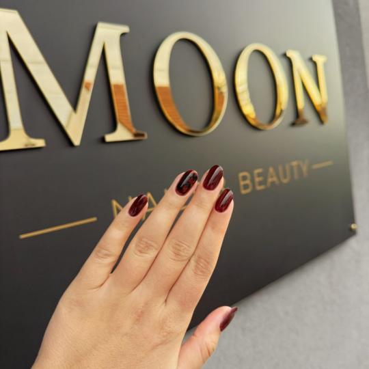 MOON Nails & Beauty usluga