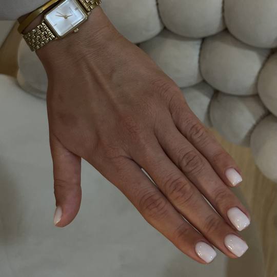 Mia’s Beautique #zagreb Manikura Gradivni trajni lak - ruke