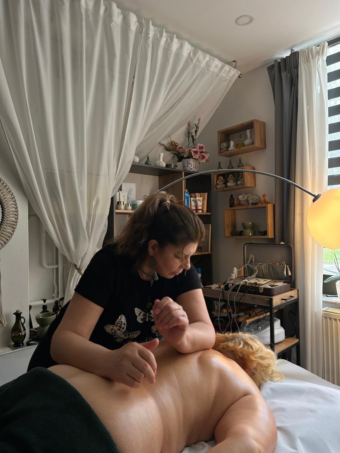 Medicinska masaža cijelog tijela - Nirvana Life Therapy, Zagreb Terapeutska masaža Masaža Terapeutska masaža, Zagreb, Gornja Dubrava