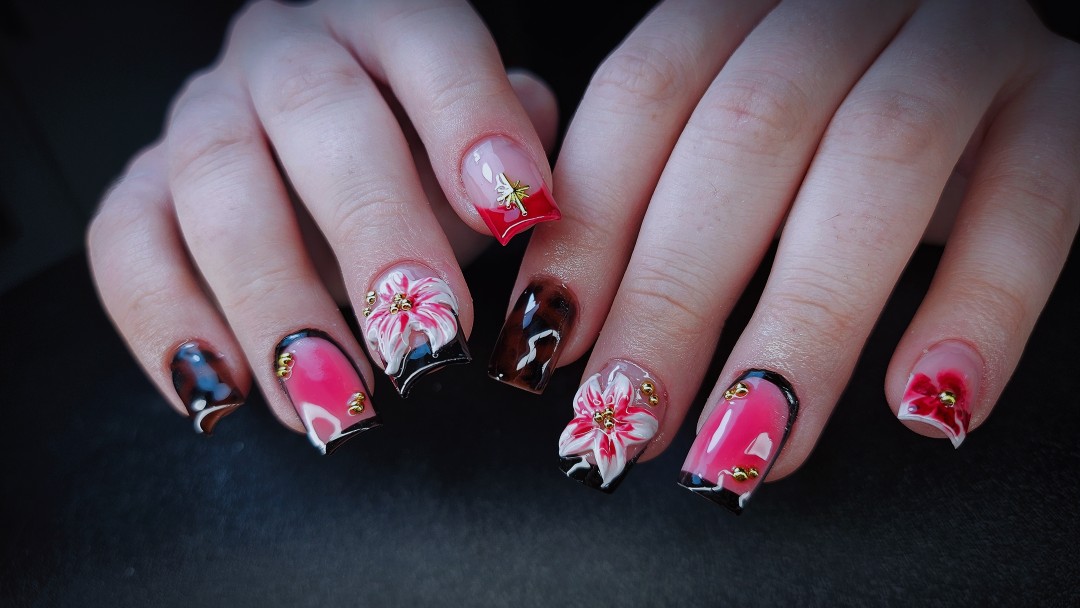 TINA NAIL ART STUDIO #velika-gorica Nadogradnja noktiju Ugradnja noktiju - M dužina