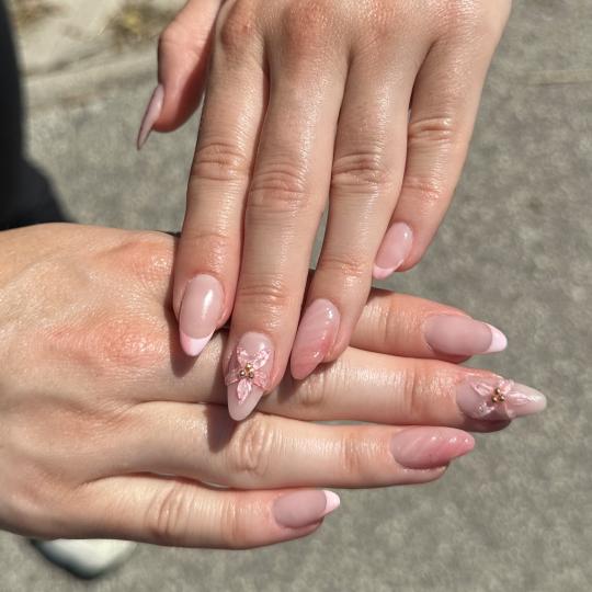 Beauty Box - Zagreb #zagreb Izlivanje noktiju Ugradnja noktiju gelom - M dužina