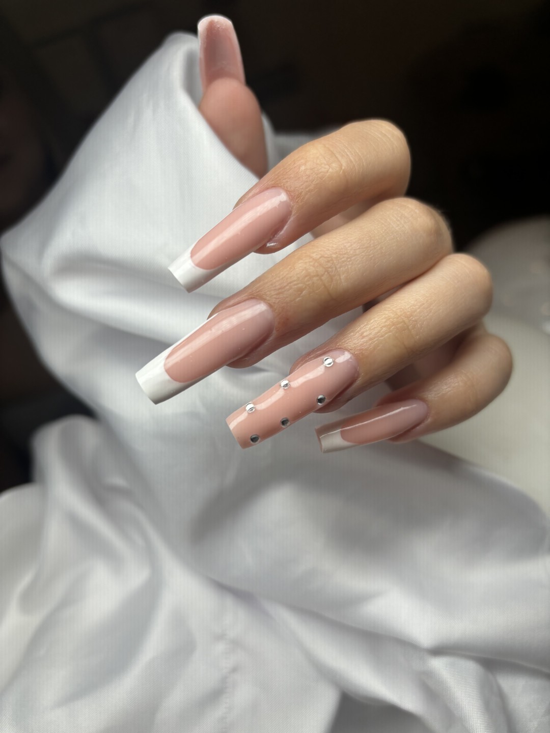 Studio Lara's #zagreb Nadogradnja noktiju Ugradnja noktiju gelom - L dužina