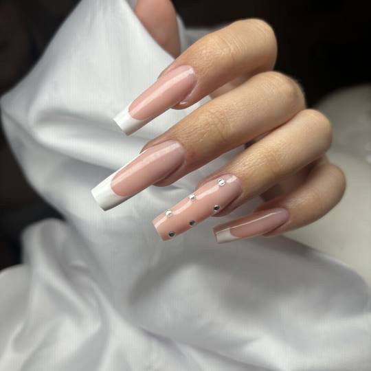 Studio Lara's #zagreb Nadogradnja noktiju Ugradnja noktiju gelom - L dužina