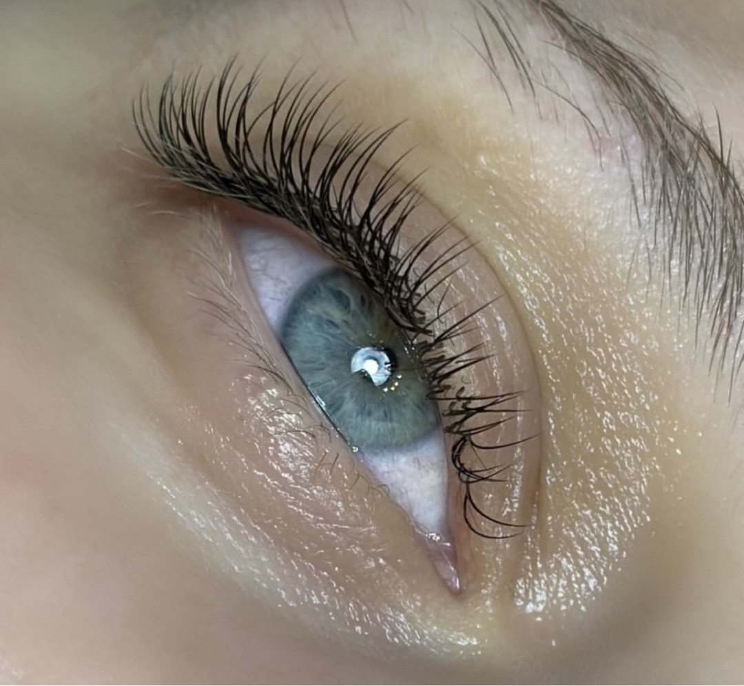 Salon za masažu i njegu tijela “Sanja” #zlatar Obrve Ugradnja trepavica- KLASIKA