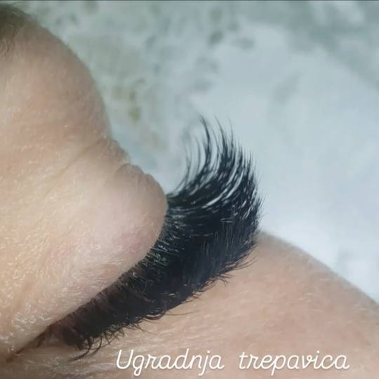 Jasmine beauty #zagreb Nadogradnja trepavica Ugradnja trepavica Individualni pristup i precizan rad 
