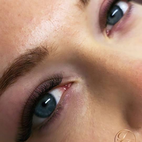 IvaBelle beauty #zagreb Nadogradnja trepavica Nadopuna volumenskih / hibridnih trepavica - do 2 tjed