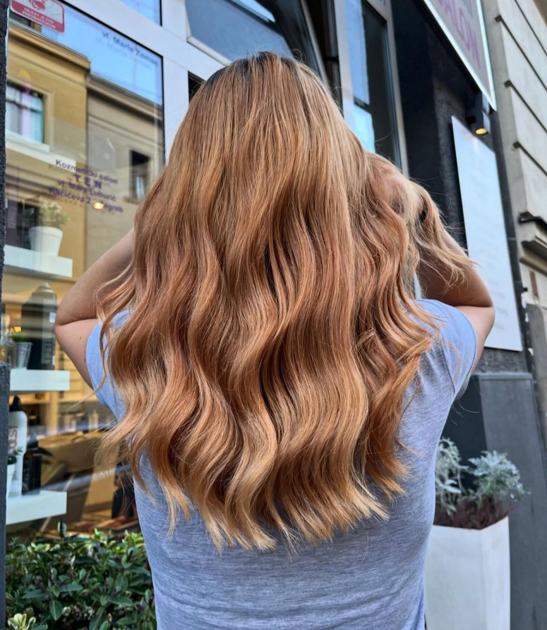 Tina-Ten #zagreb Bojanje kose Bojanje izrasta + fen frizura - duga kosa