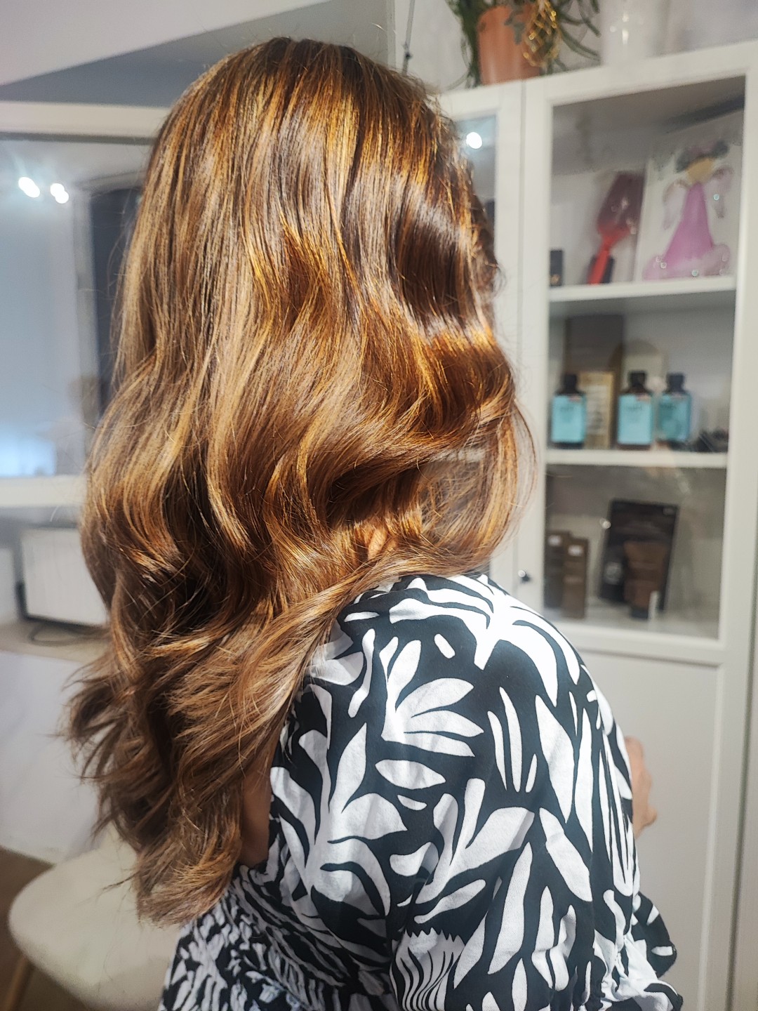 Glow Differently #zagreb Bojanje kose Bojanje izrasta + pramenovi - duga kosa