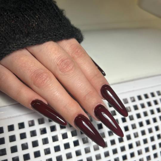 Glow Differently #zagreb Nadogradnja noktiju Ugradnja noktiju - L dužina