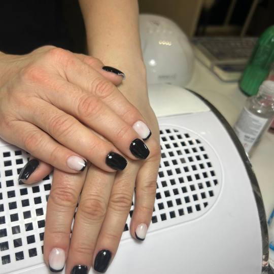 Glow Differently #zagreb Manikura Manikura + trajni lak