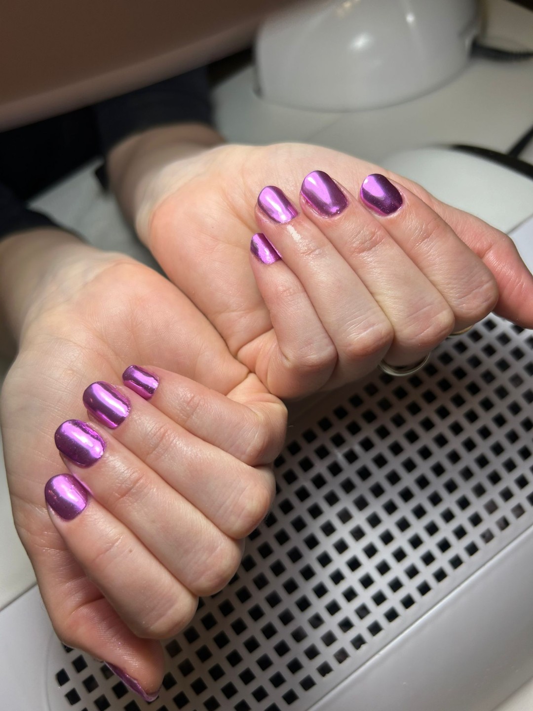 Manikura + trajni lak - Glow Differently, Zagreb Manikura Nokti Manikura, Zagreb, Donji grad - Centar