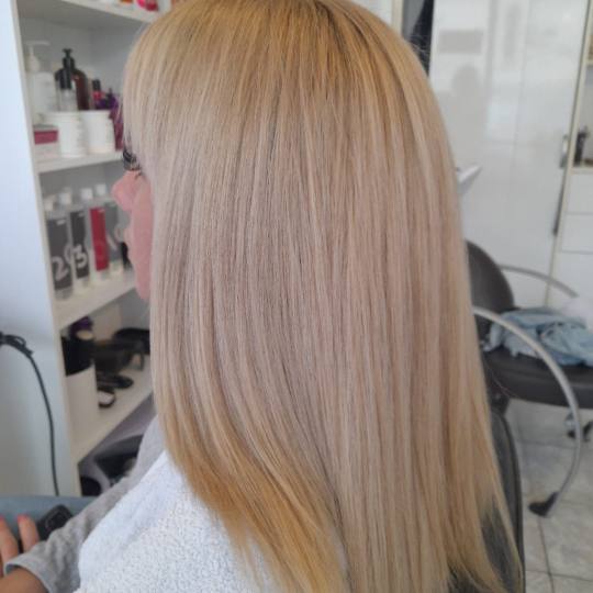 Wikleraj & Frajeraj #zagreb Njega i ojačavanje kose Botox kose - poluduga kosa