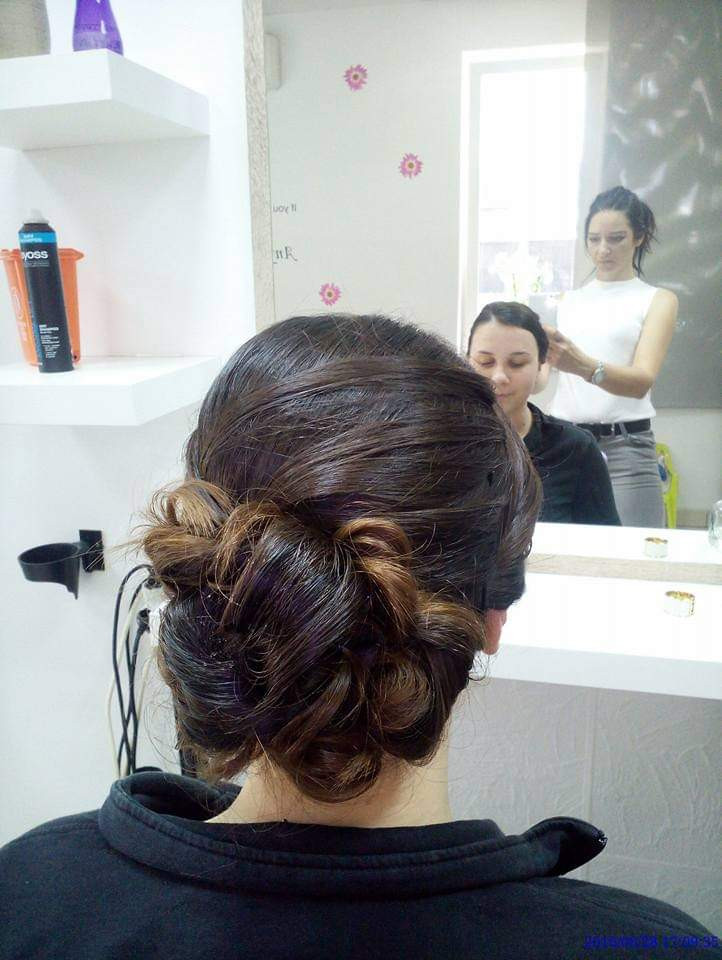 Studio HM #zagreb Njega i ojačavanje kose Svečana frizura