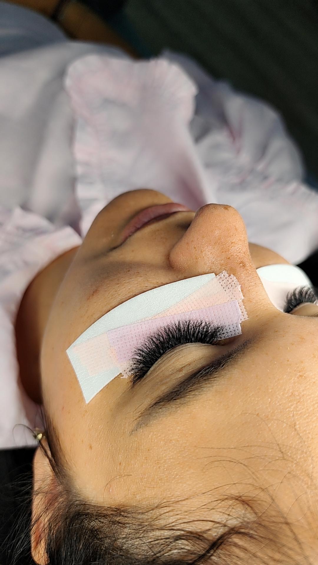 Ina Beauty Studio #rijeka Nadogradnja trepavica Ugradnja volumenskih trepavica - 2D / 5D