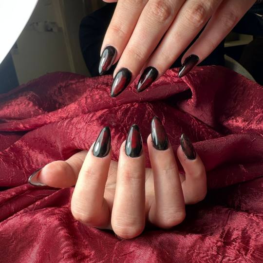 Glow Differently #zagreb Nadogradnja noktiju Ugradnja noktiju - M dužina