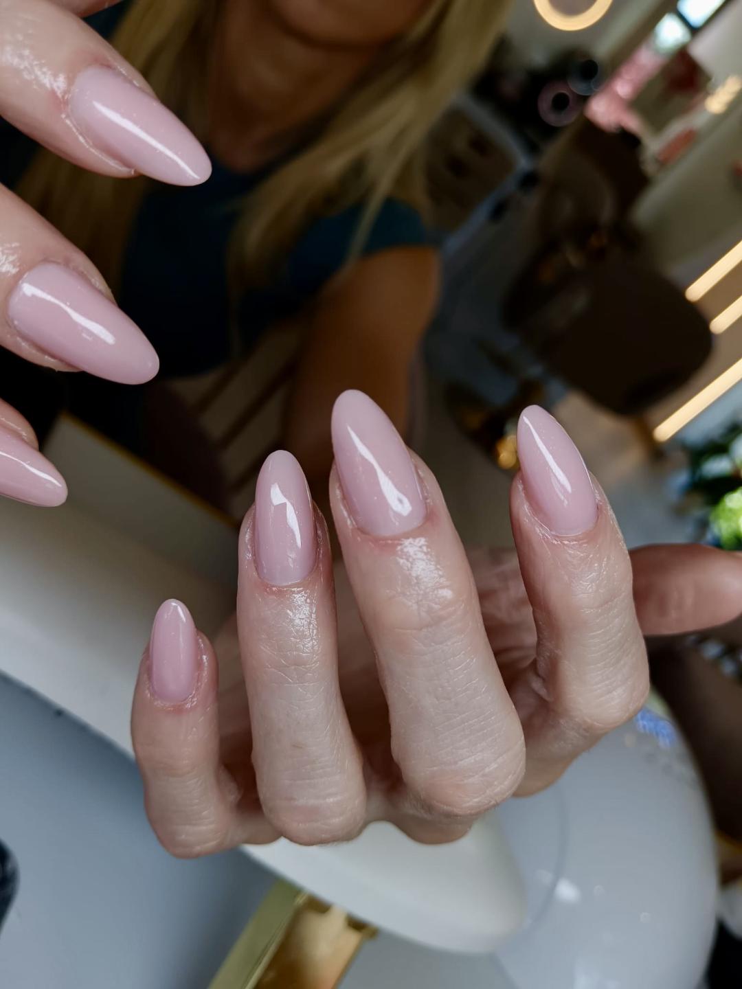 SABRINA STRIJA BEAUTY & SPA #zagreb Ojačavanje noktiju Ojačavanje prirodnih noktiju gelom - S dužina