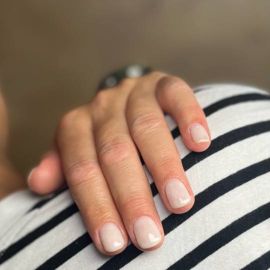 Mia’s Beautique #zagreb Manikura Comby manikura i gradivni trajni lak -ruke