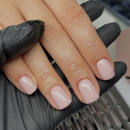 Mia’s Beautique #zagreb Gel lak Comby manikura i gradivni trajni lak -ruke