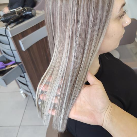 Style 1 #zagreb Pramenovi Pramenovi na foliju - poluduga kosa