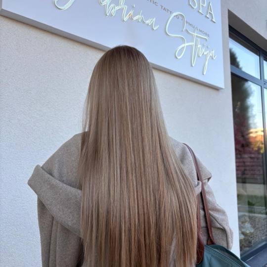 SABRINA STRIJA BEAUTY & SPA #zagreb Pramenovi Pramenovi na foliju + preljev - duga kosa
