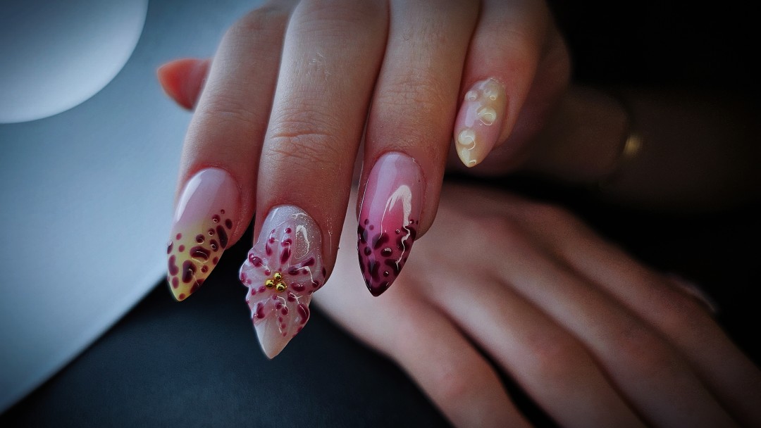 TINA NAIL ART STUDIO #velika-gorica Nadogradnja noktiju Ugradnja noktiju - L dužina