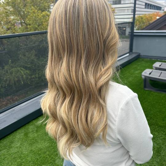 Beauty Studio Amina #zagreb Pramenovi  Pramenovi na foliju,preljev i fen frizura 💕