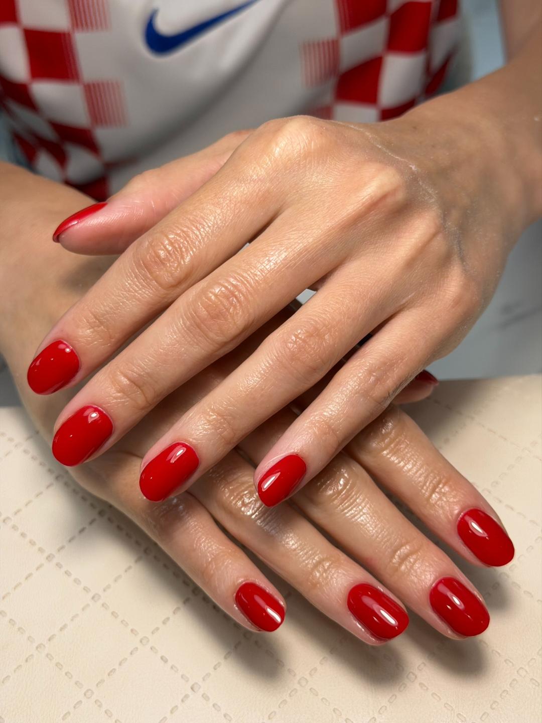 Antonela beauty studio #zagreb Manikura Manikura + trajni lak