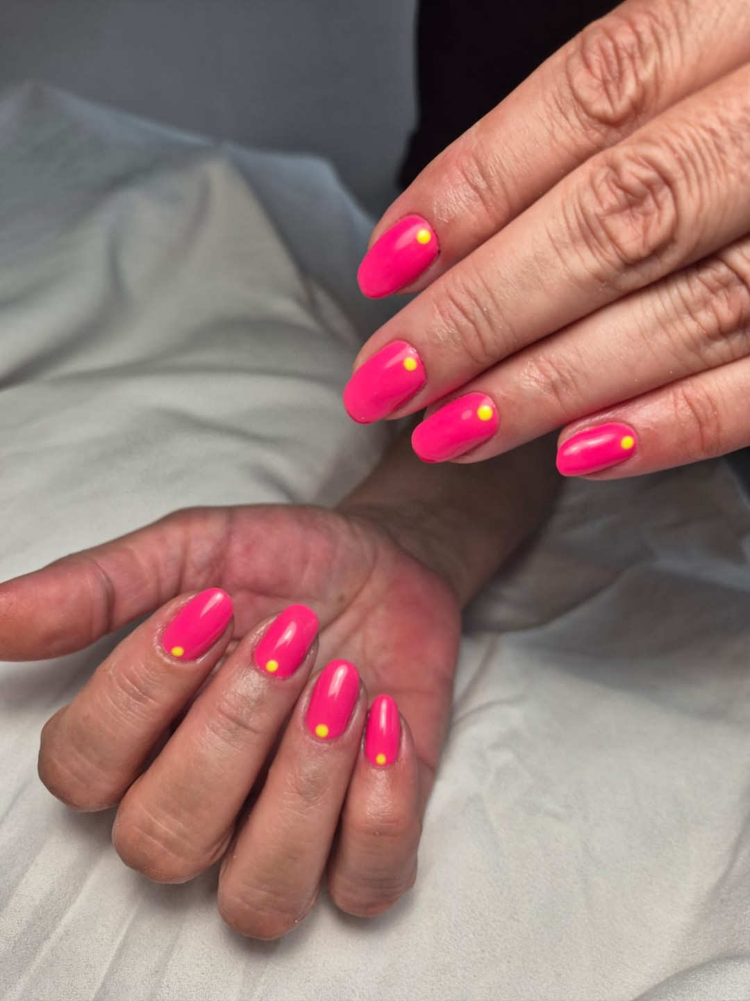 UGRADNJA/PRODULJIVANJE noktiju gelom - L dužina - Nails & Beauty Studio, Zagreb Izlivanje noktiju Nokti Izlivanje noktiju, Zagreb, Novi Zagreb – istok