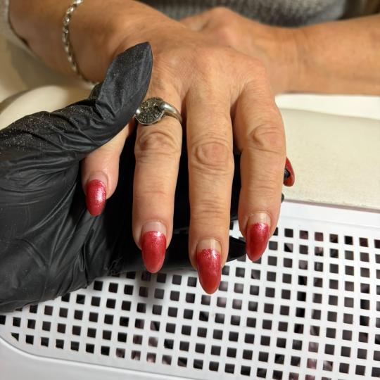 Glow Differently #zagreb Depilacija šećernom pastom Gel nadopuna - preko 4 tjedna (naš rad)