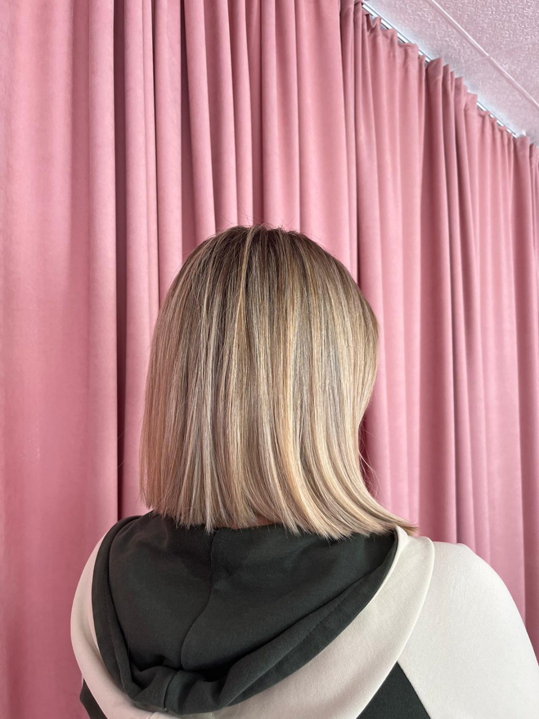 Beauty Studio Amina #zagreb Pramenovi Površinski pramenovi + fen frizura - kratka kosa