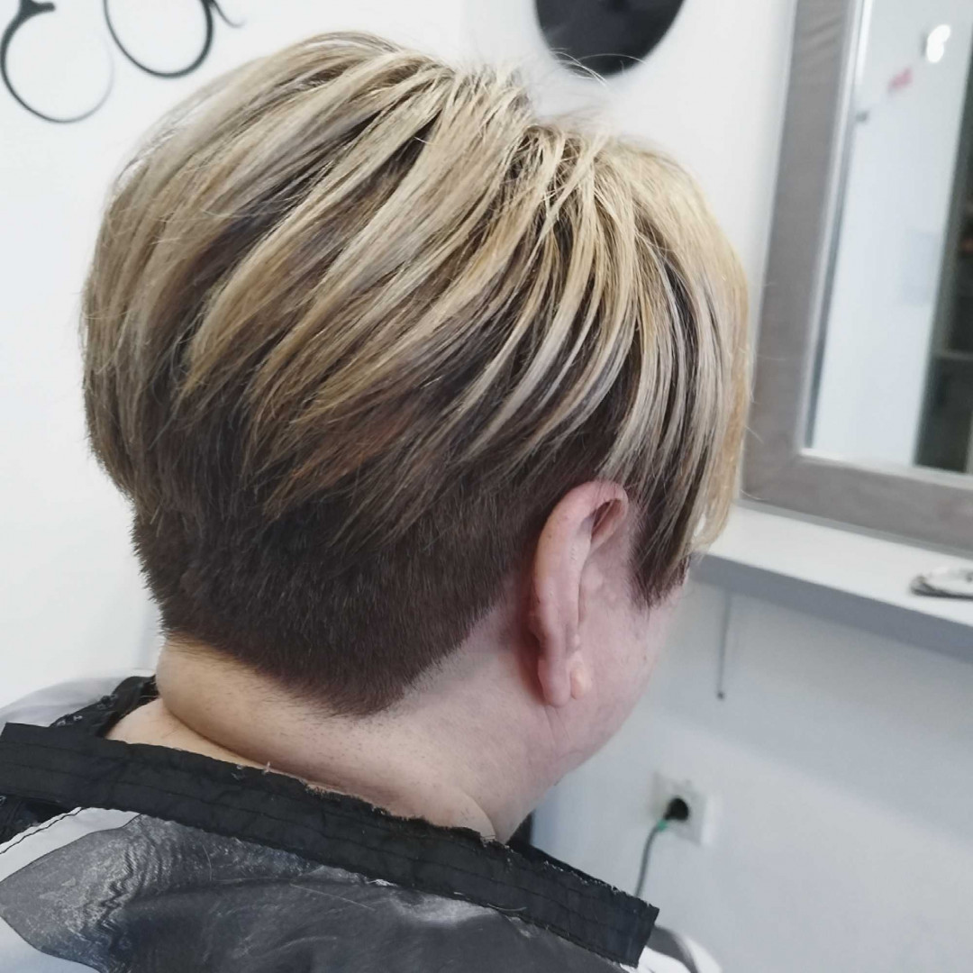 Silvija #zagreb Pramenovi Pramenovi na foliju + fen frizura + šišanje - kratka kosa