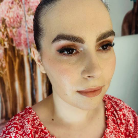 Wow Make Up & Beauty #zagreb Make-up / šminkanje Profesionalno šminkanje + umjetne trepavice Sveč